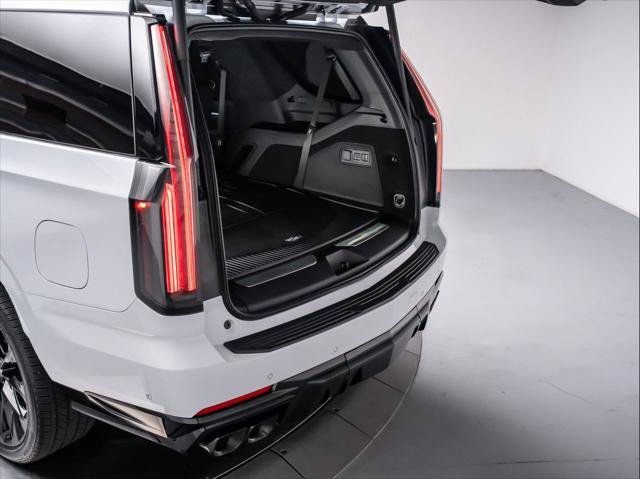 Used 2026 Cadillac Escalade V w/ LPO, ONYX Package AWD/4WD image 38