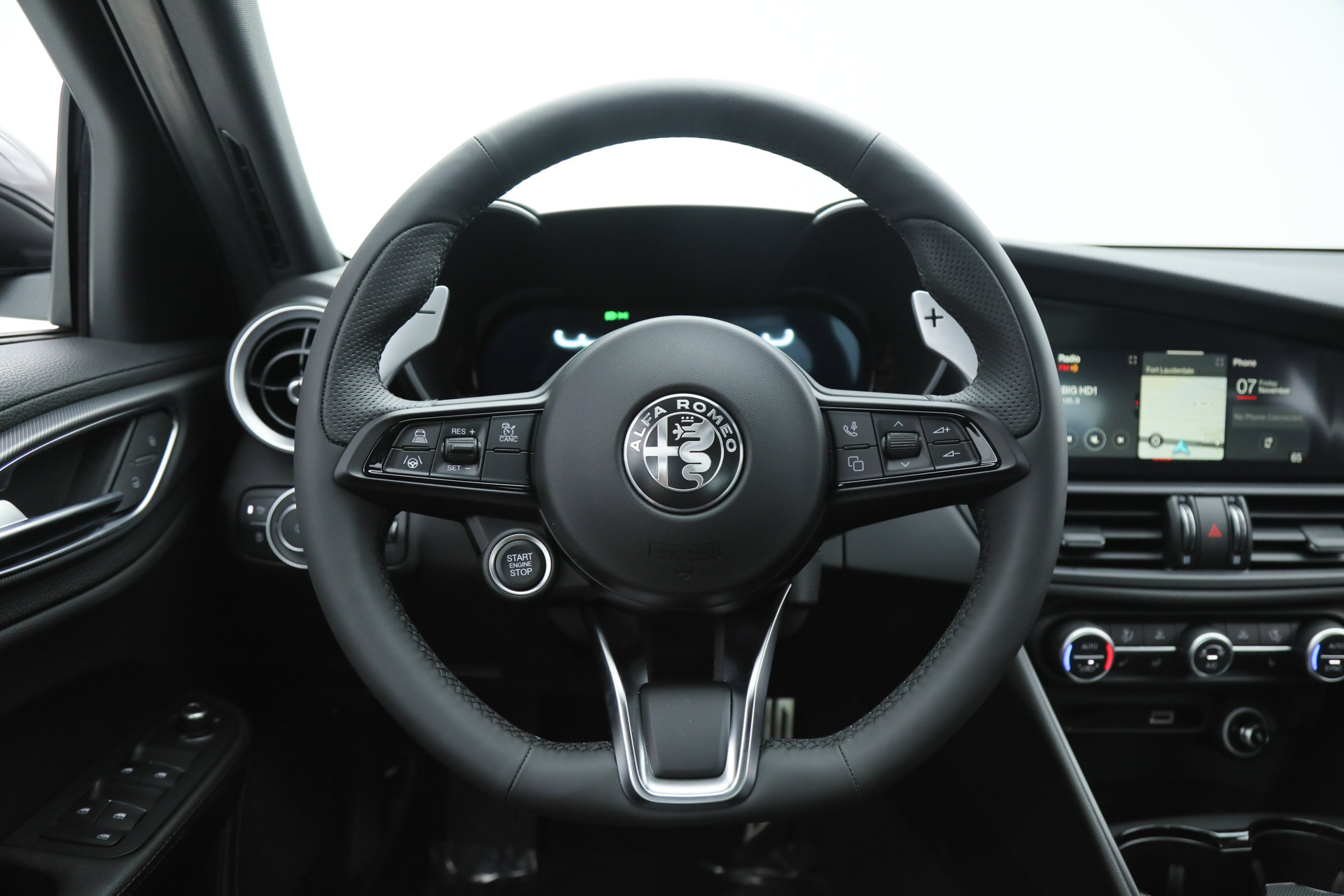 New 2025 Alfa Romeo Giulia w/ Driving Assist Package RWD image 17