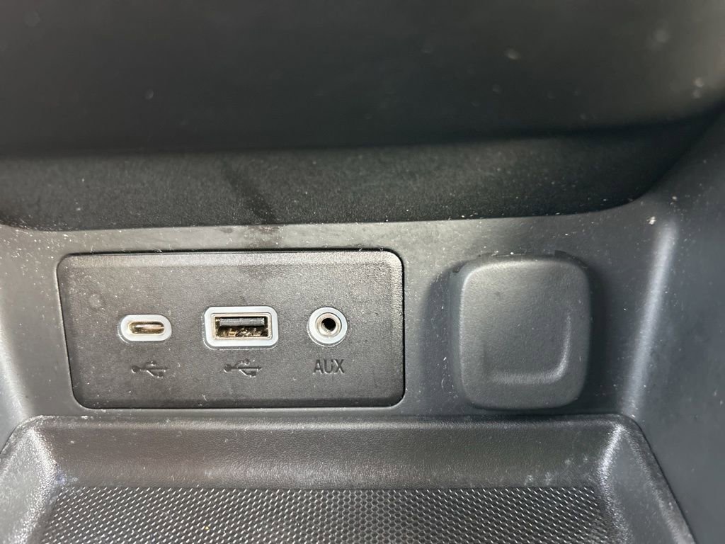 Used 2022 GMC Terrain SLE w/ Driver Convenience Package image 13