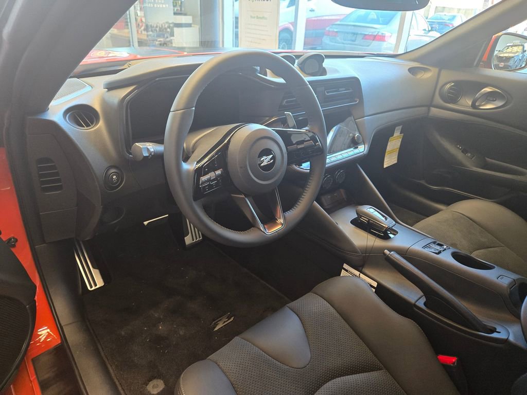 New 2024 Nissan Z Performance w/ Heritage Edition RWD image 9
