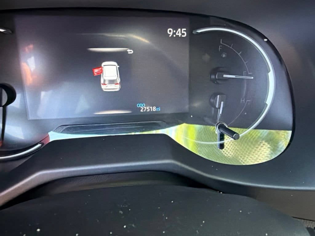 Used 2023 Toyota RAV4 LE FWD image 9