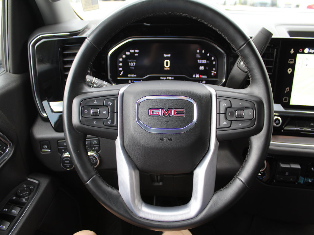 Used 2025 GMC Sierra 1500 SLT AWD/4WD image 18