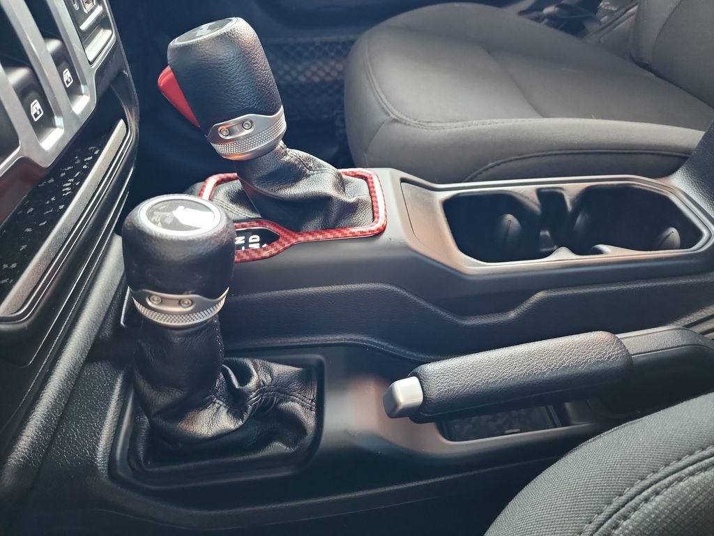 Used 2020 Jeep Wrangler Sport AWD/4WD image 31