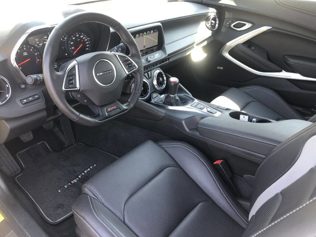 Used 2018 Chevrolet Camaro SS image 32