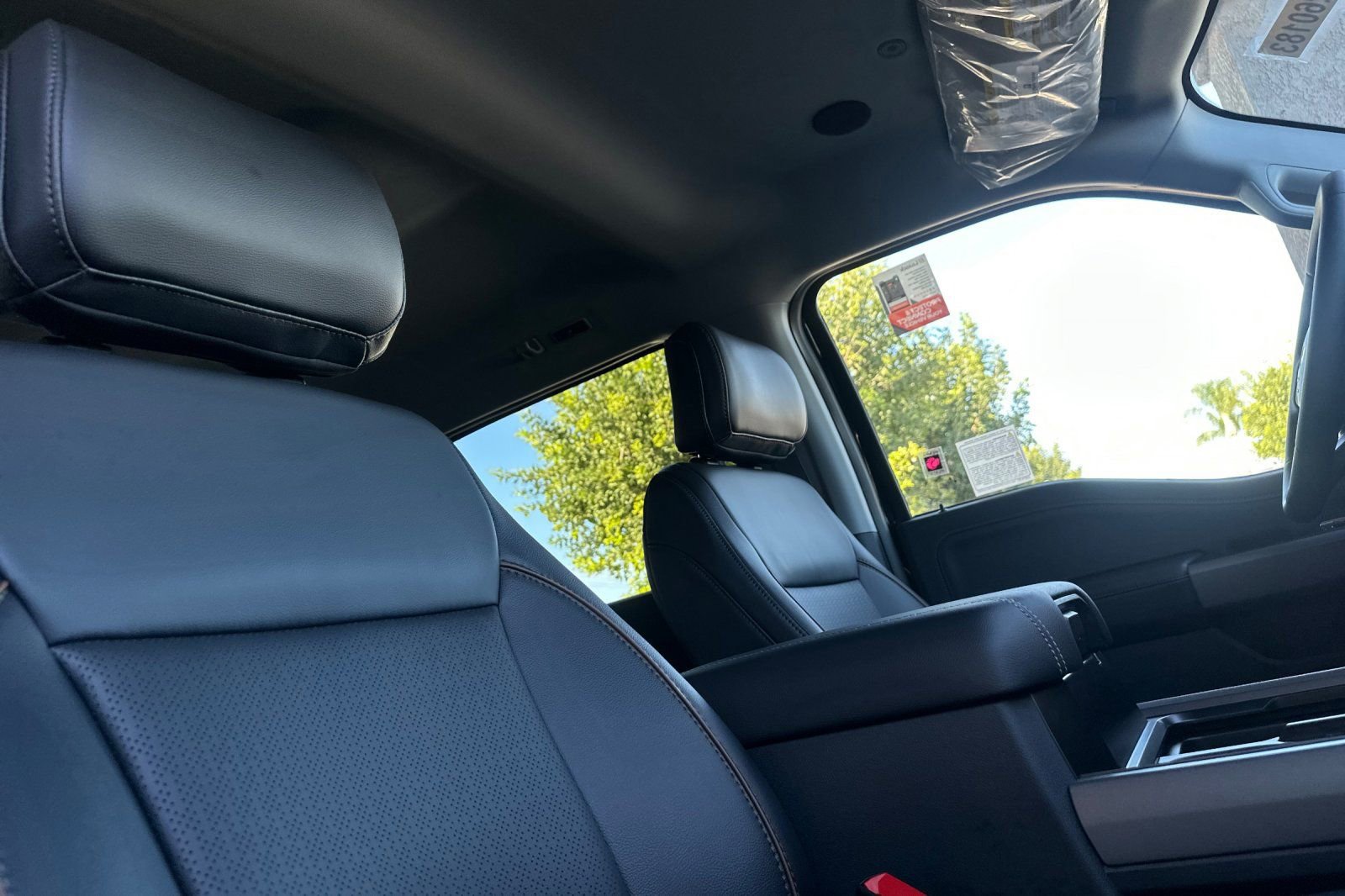 New 2026 Ford F250 Lariat w/ Black Appearance Package image 16