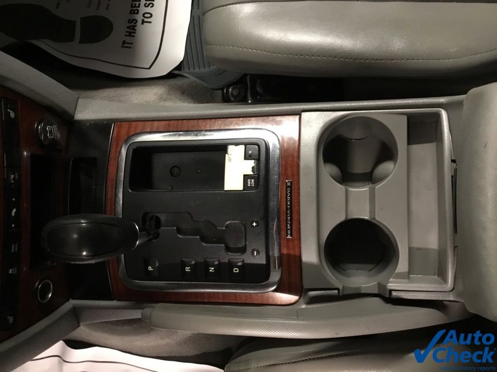 Used 2005 Jeep Grand Cherokee Limited image 48