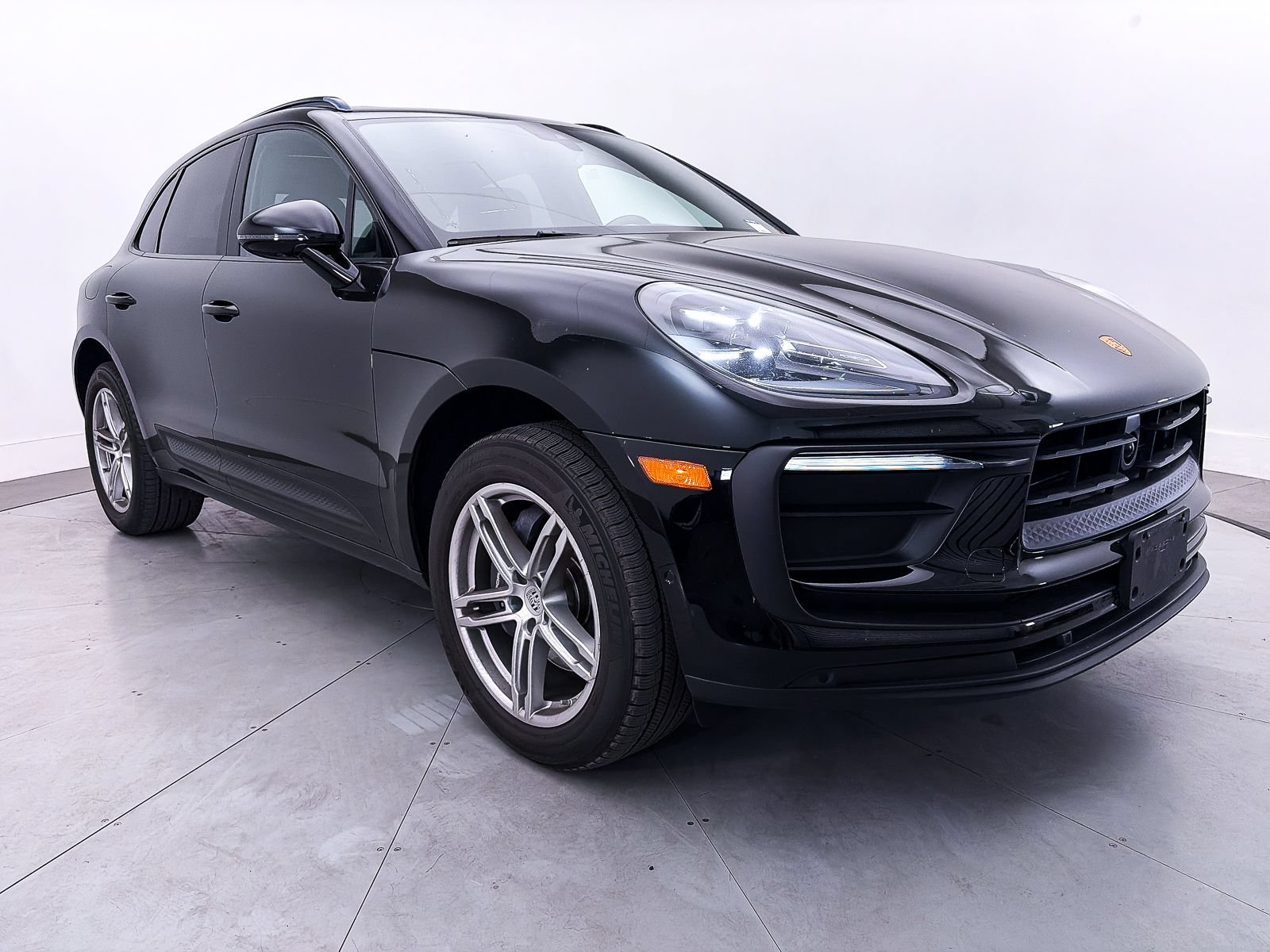 Used 2024 Porsche Macan w/ Premium Plus Package AWD/4WD image 13