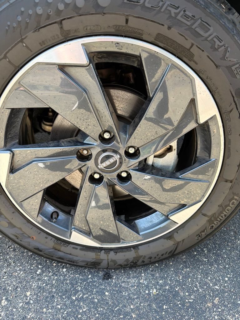 Used 2025 Nissan Rogue SV AWD/4WD image 6
