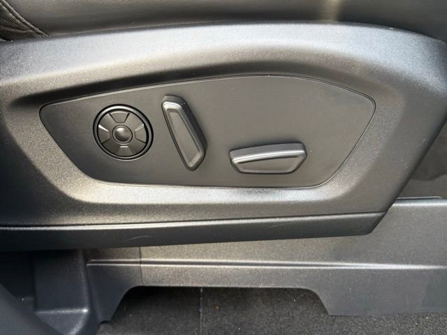 Used 2025 Ford Explorer ST image 31