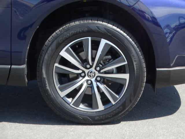 Certified 2023 Toyota Venza LE AWD/4WD image 8