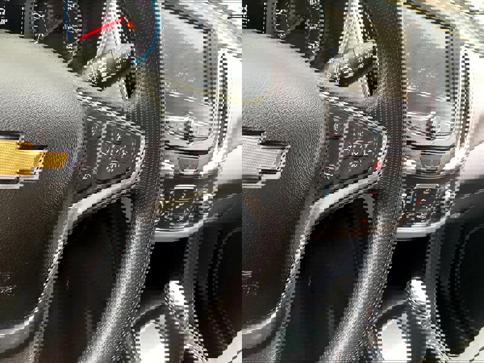 Used 2019 Chevrolet Equinox LS image 24