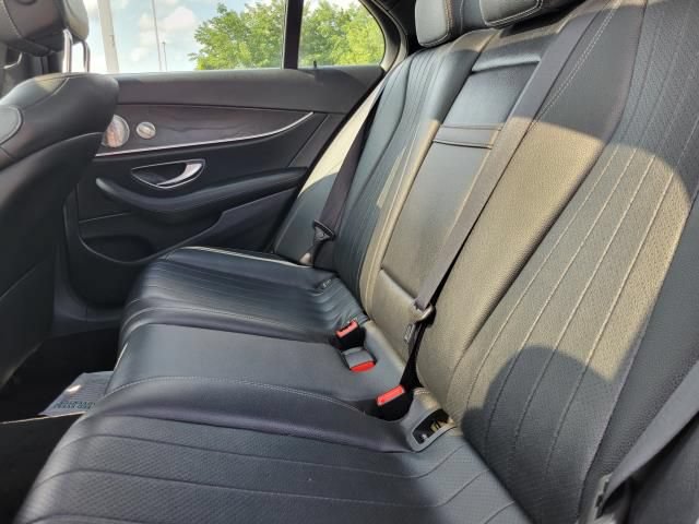 Used 2018 Mercedes-Benz E 400 4MATIC Sedan image 10