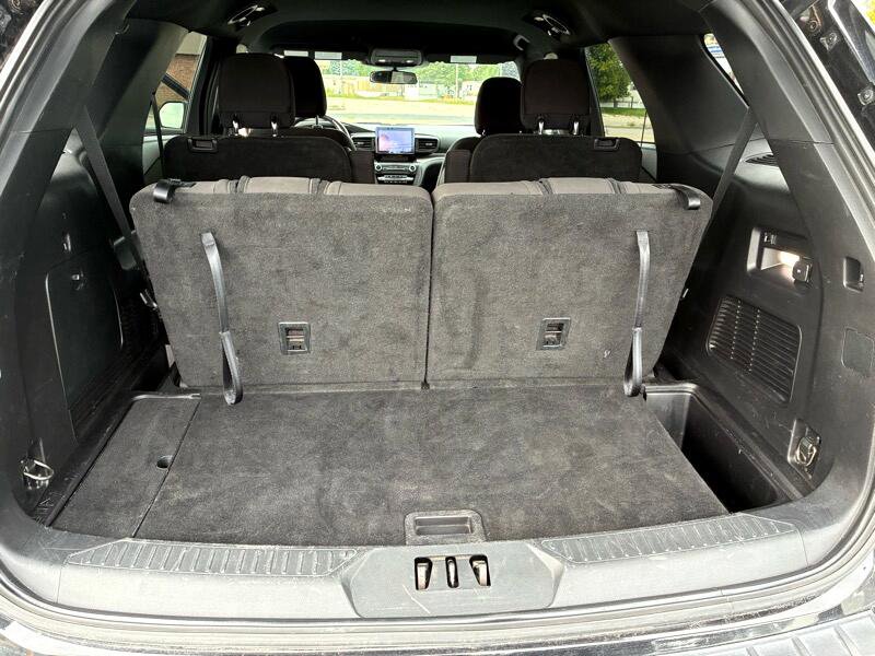Used 2020 Ford Explorer XLT image 13