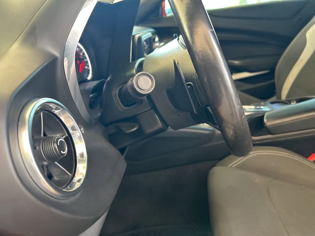 Used 2020 Chevrolet Camaro LT image 37