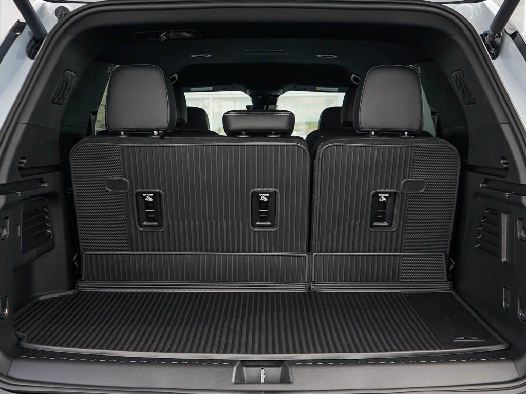 New 2026 Chevrolet Traverse LT w/ Midnight/Sport Edition image 8