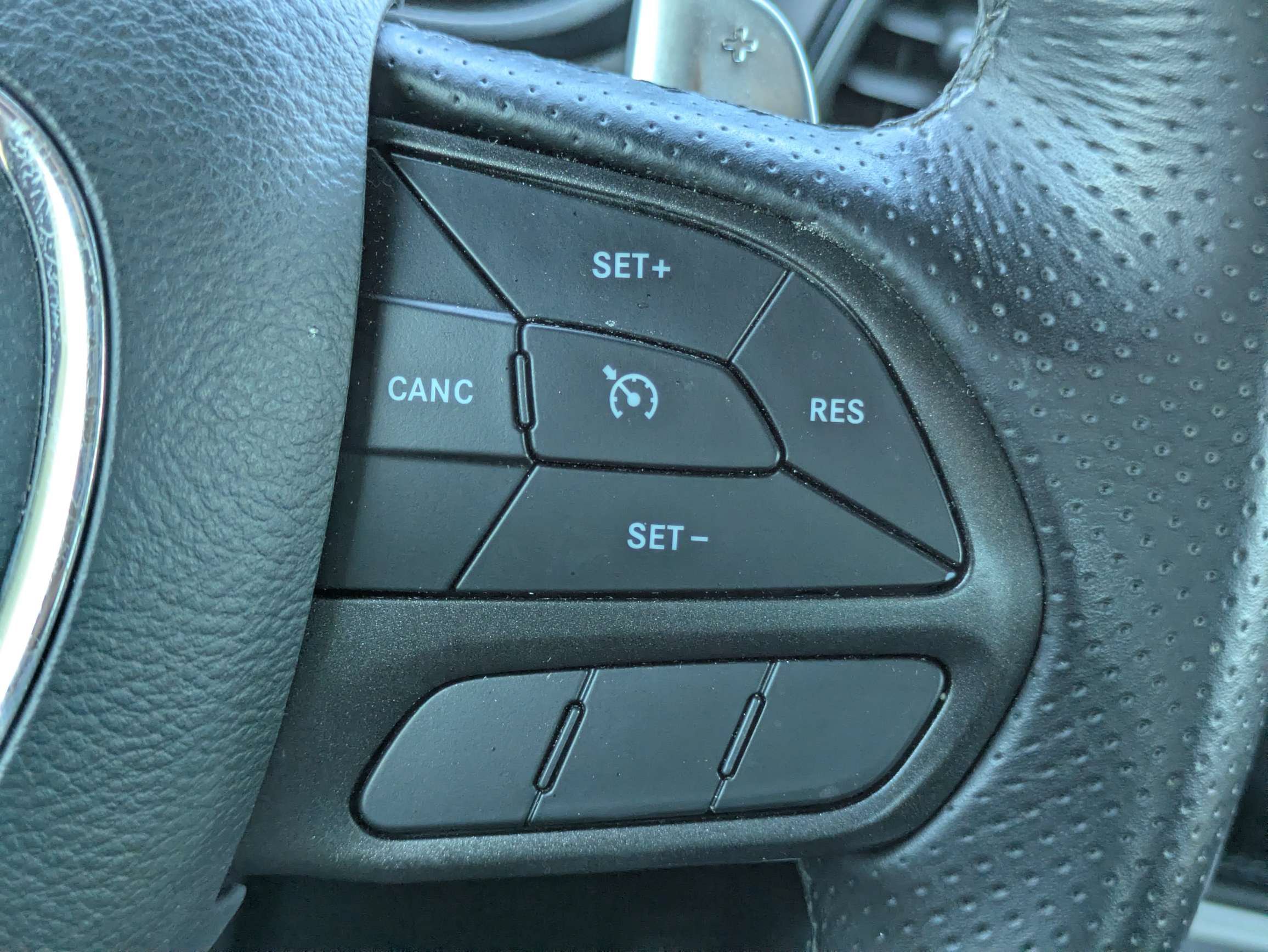 Used 2022 Dodge Challenger R/T RWD image 15