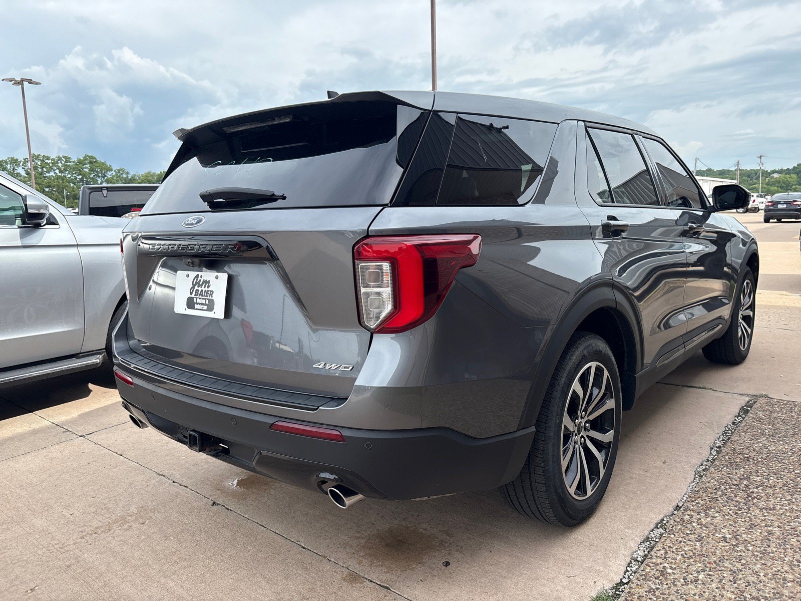 Used 2022 Ford Explorer ST-Line w/ Class IV Trailer Tow Package AWD/4WD image 10
