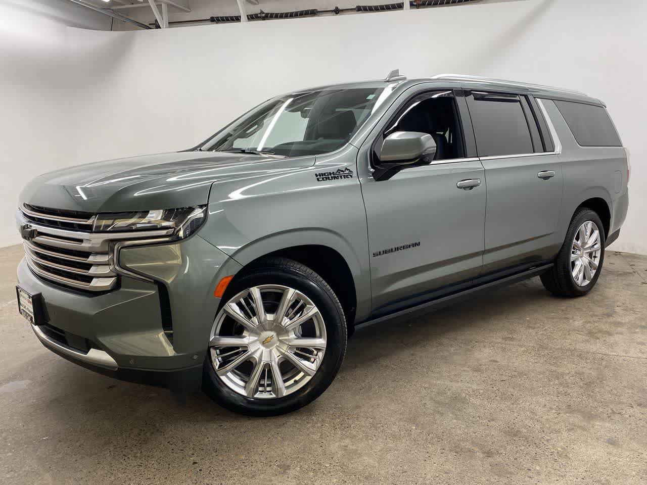 Used 2024 Chevrolet Suburban High Country w/ Advanced Technology Package AWD/4WD image 1