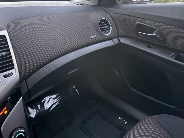 Used 2015 Chevrolet Cruze LT image 13