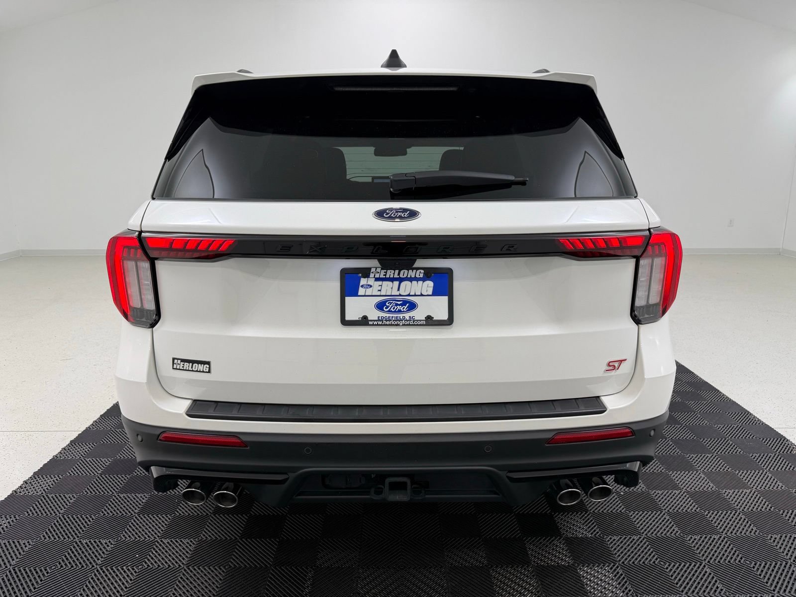 Used 2025 Ford Explorer ST w/ Sun And Sound Package AWD/4WD image 7