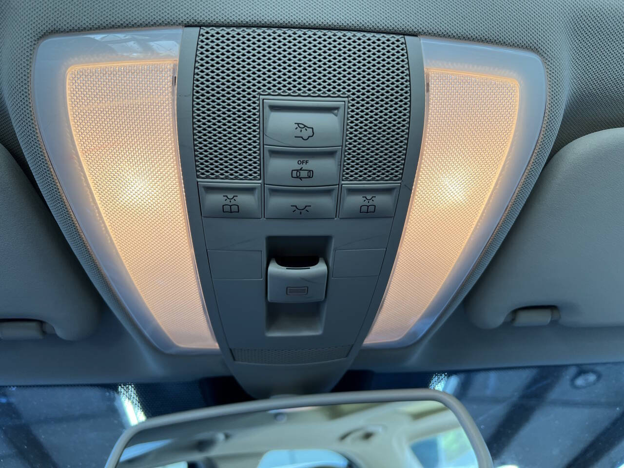 Used 2010 Mercedes-Benz C 350 Sport image 20