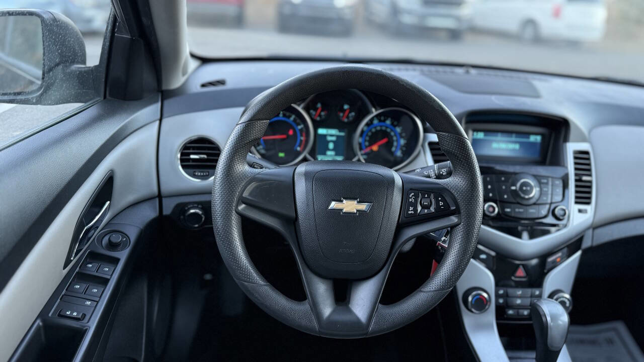 Used 2016 Chevrolet Cruze LS image 19