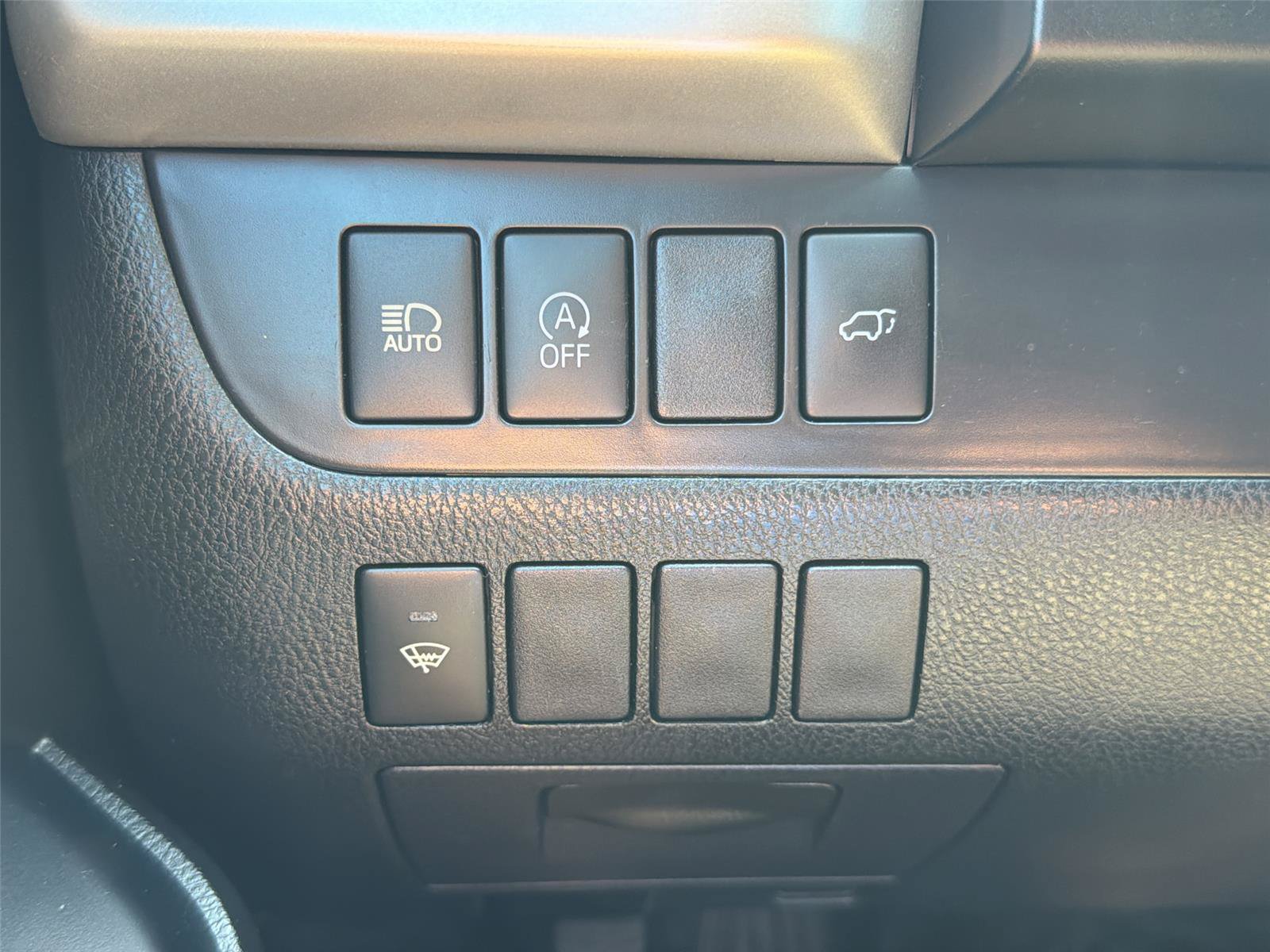 Used 2018 Toyota Highlander XLE AWD/4WD image 20