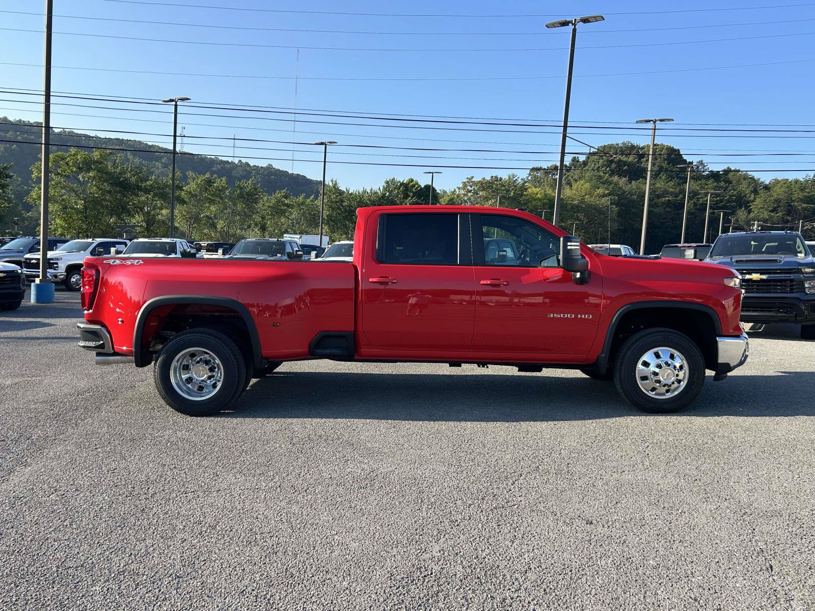 New 2026 Chevrolet Silverado 3500 LT w/ All Star Edition AWD/4WD image 8
