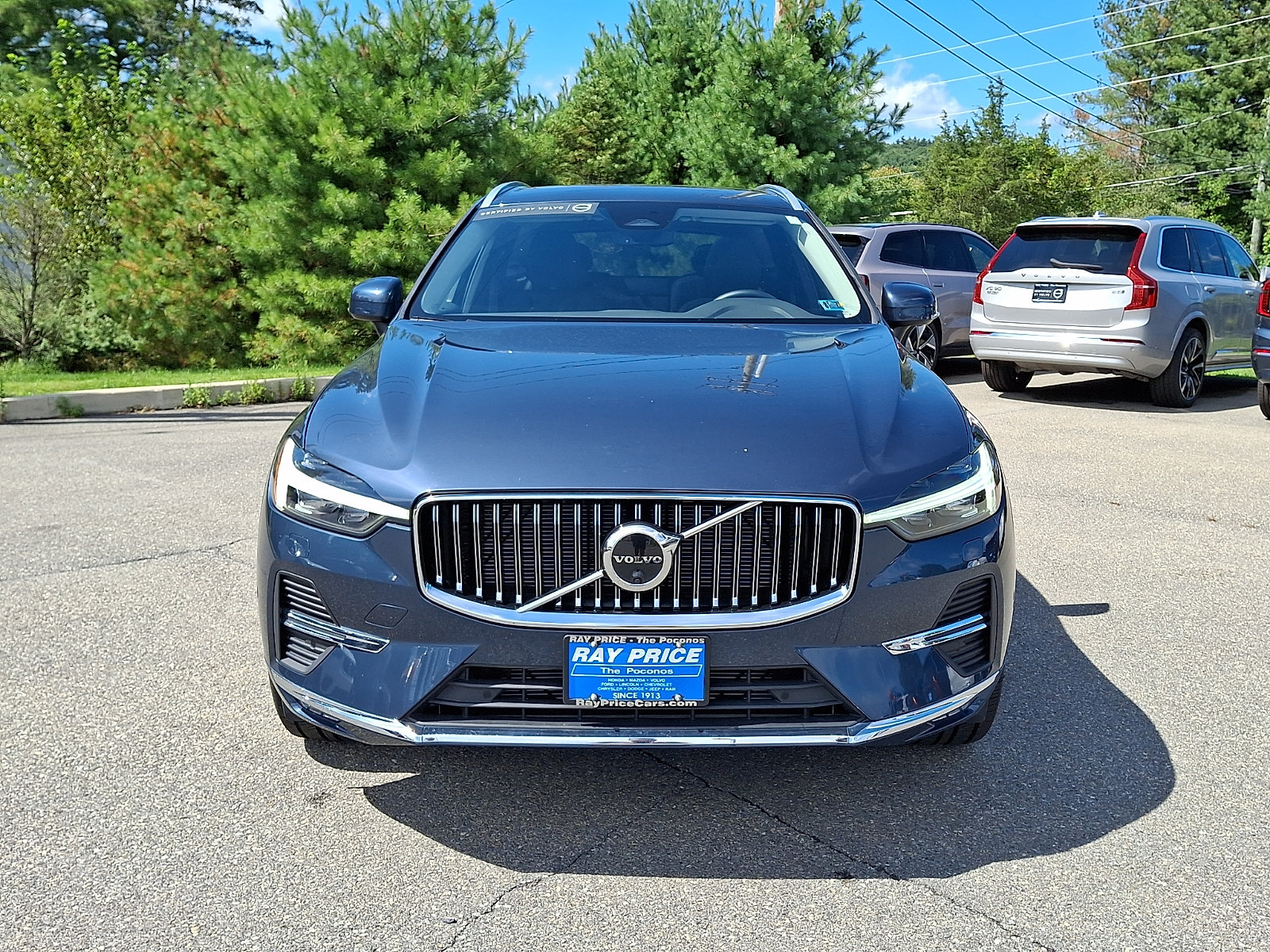Certified 2023 Volvo XC60 B5 Plus w/ Climate Package AWD/4WD image 2