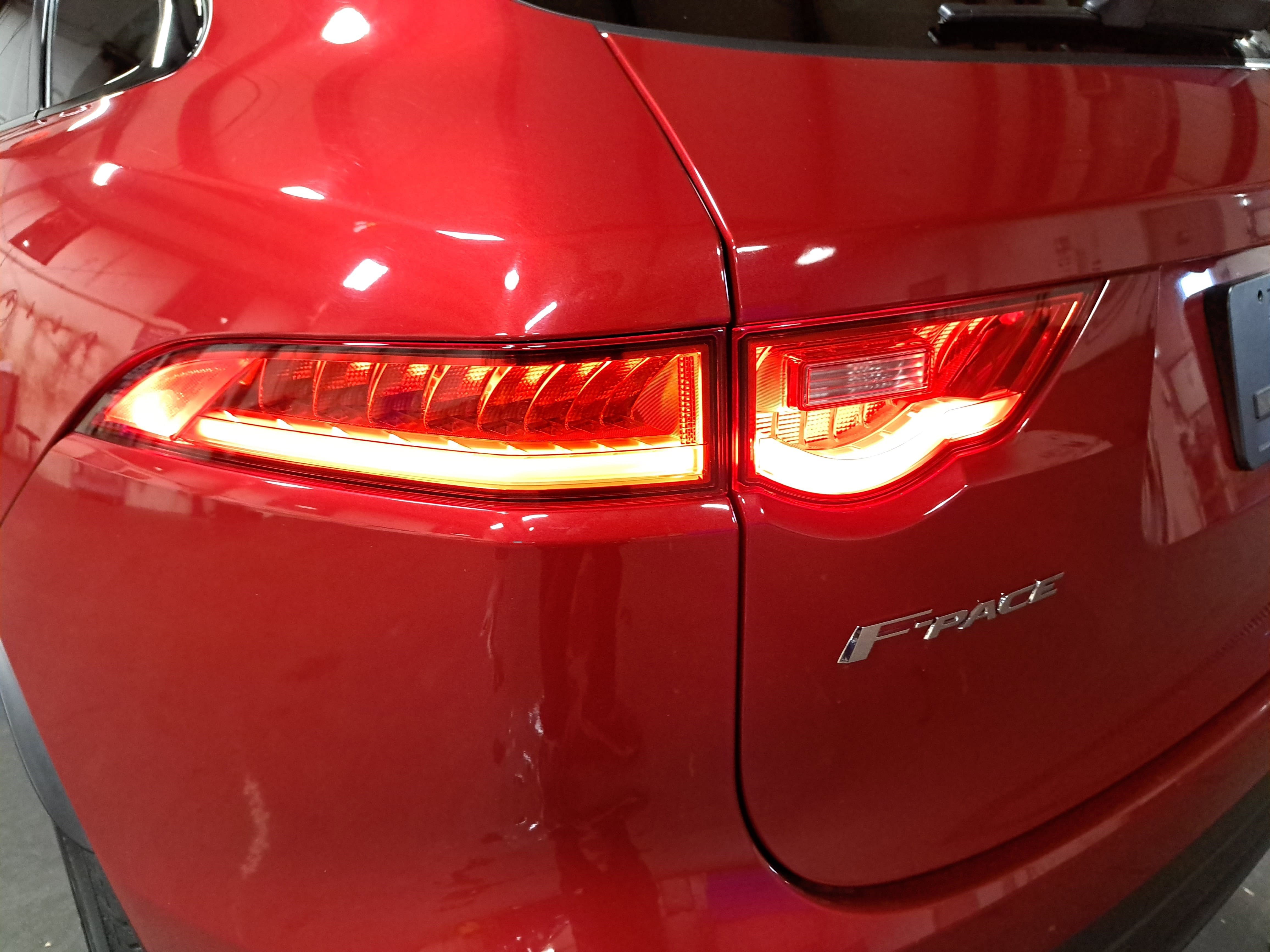 Used 2018 Jaguar F-PACE Prestige image 36