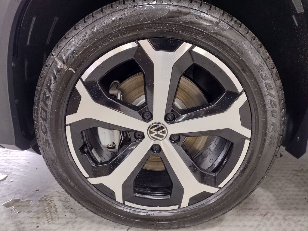 New 2026 Volkswagen Tiguan SE image 5