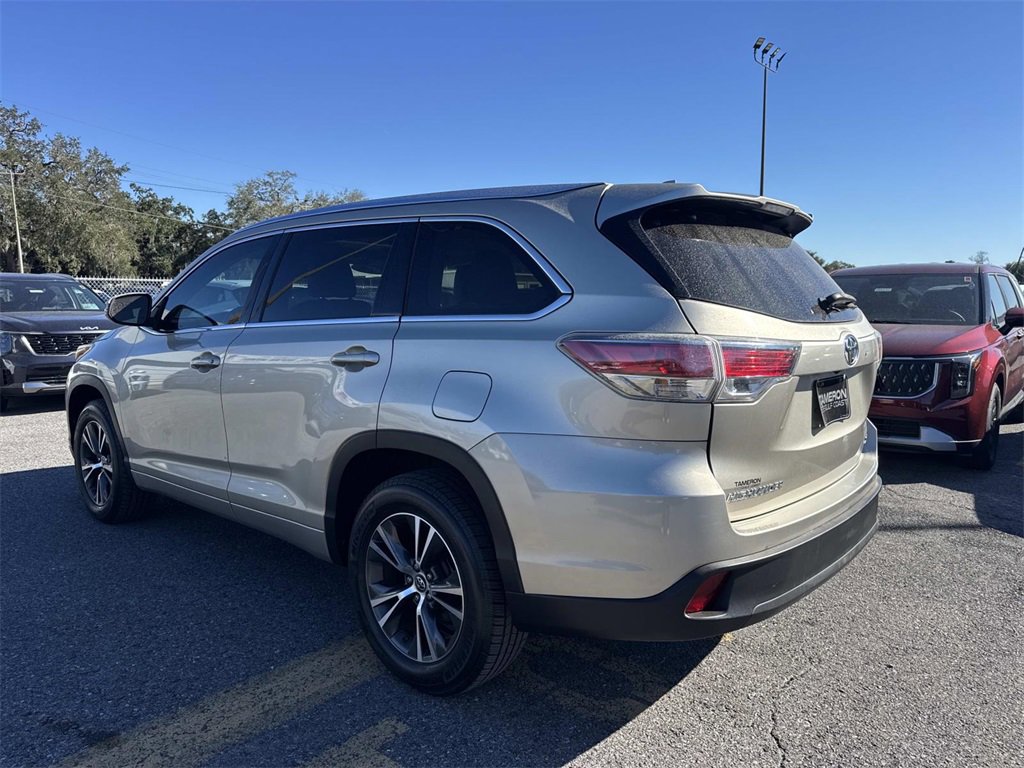 Used 2016 Toyota Highlander XLE image 10