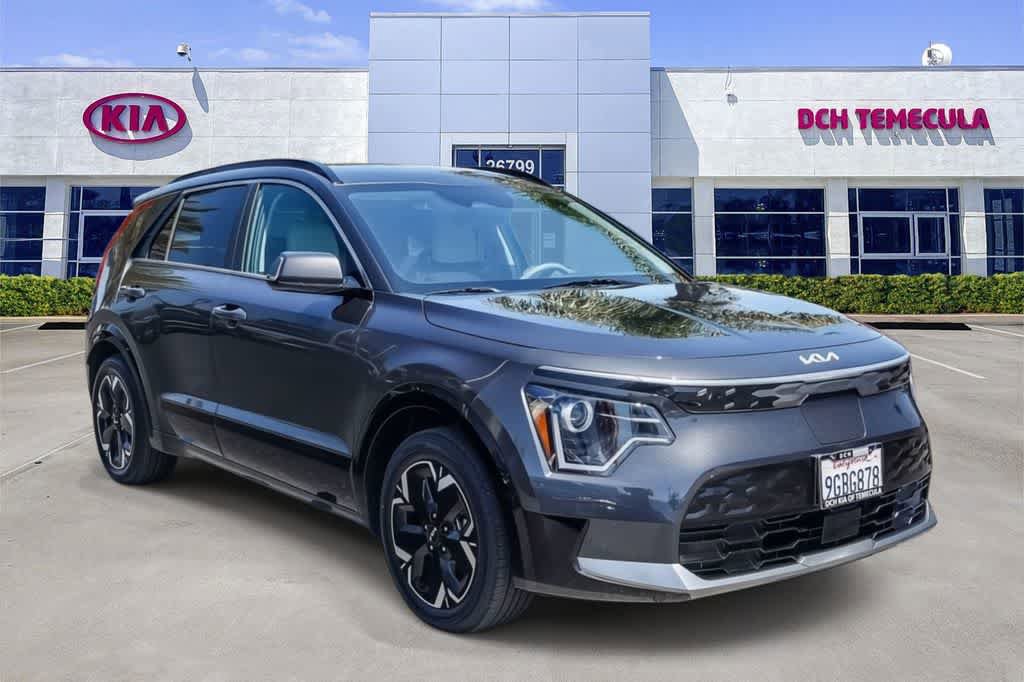 Certified 2023 Kia Niro Wind FWD image 3