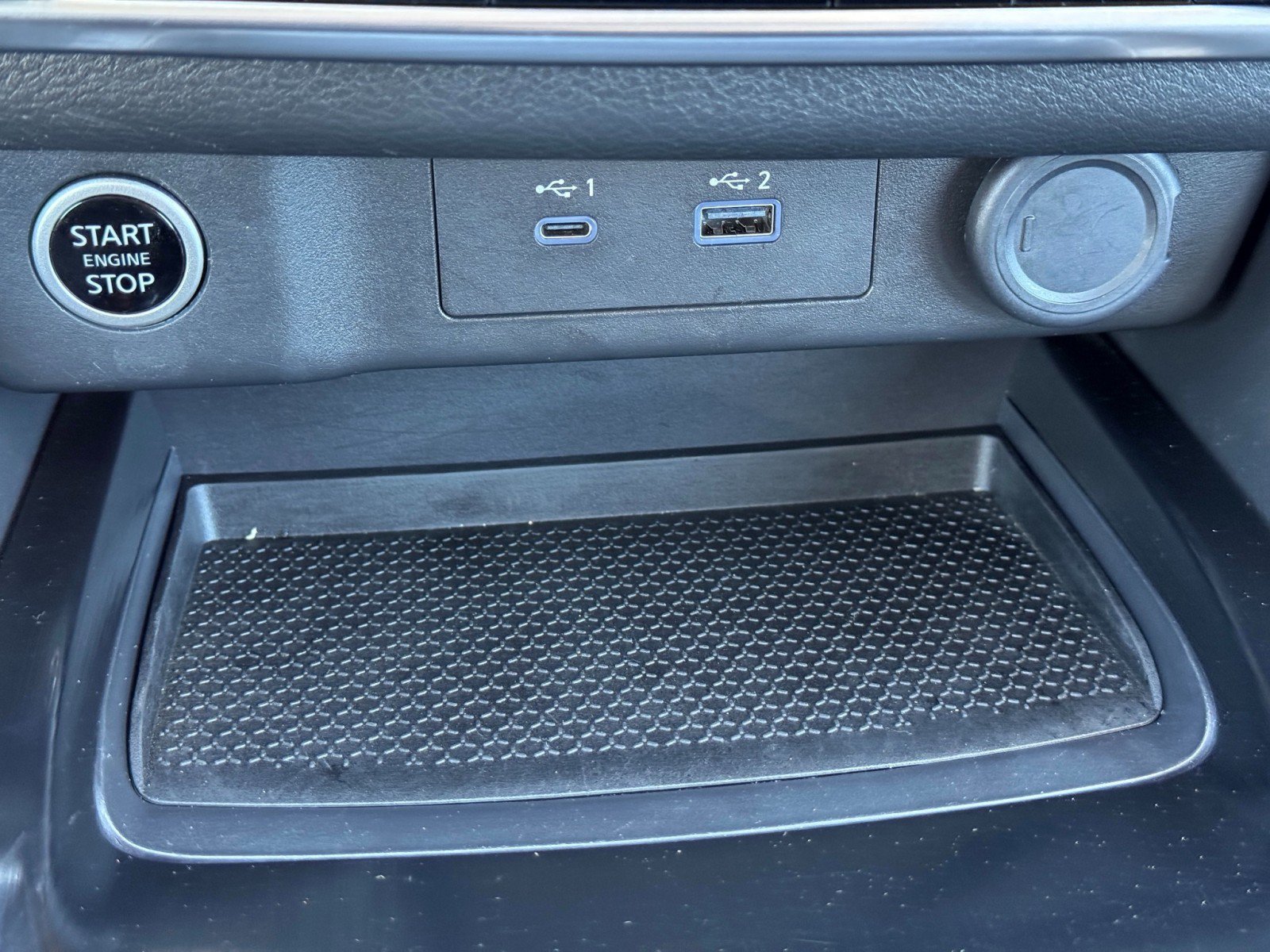 Used 2022 Nissan Rogue SV FWD image 25