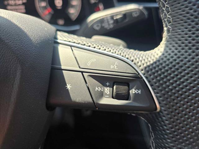 Used 2025 Audi SQ7 Premium Plus AWD/4WD image 35