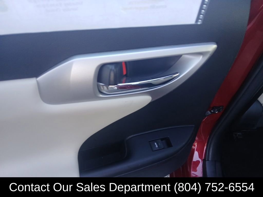 Used 2011 Lexus CT 200h image 18