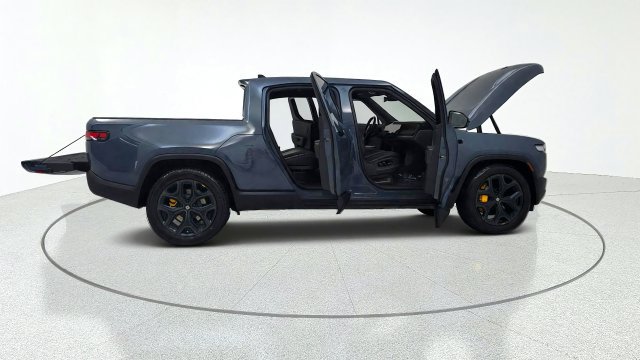 Used 2026 Rivian R1T Premium Tri AWD/4WD image 19