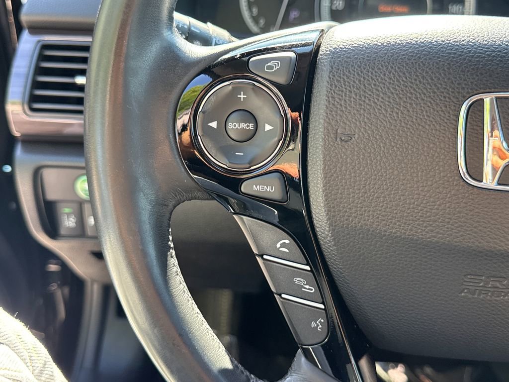 Used 2016 Honda Accord Touring image 28