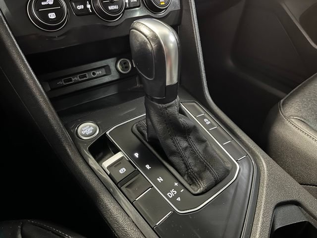 Used 2020 Volkswagen Tiguan SE FWD image 25