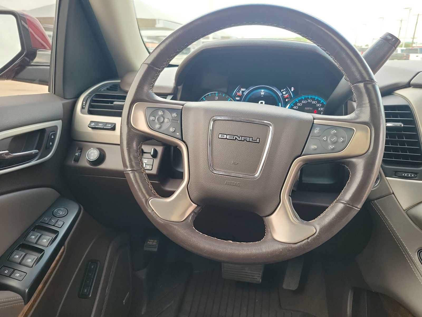 Used 2019 GMC Yukon Denali RWD image 19