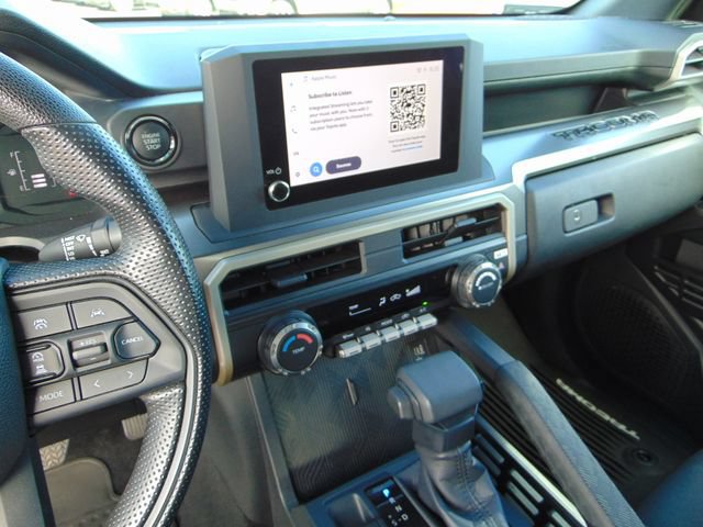 Used 2025 Toyota Tacoma SR5 AWD/4WD image 12