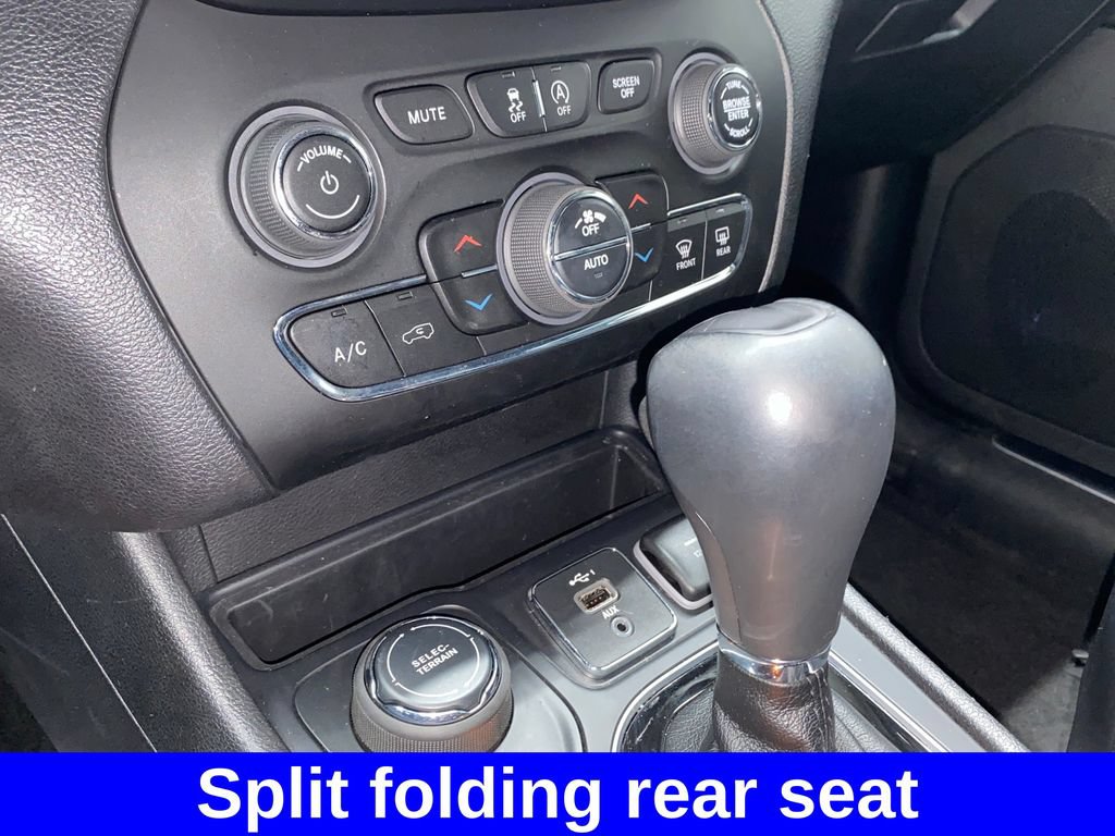 Used 2020 Jeep Cherokee Limited AWD/4WD image 22