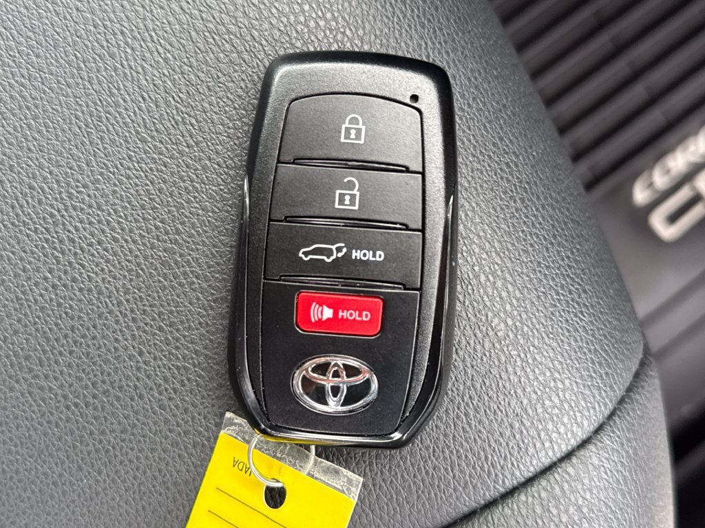 Used 2024 Toyota Corolla Cross XLE w/ Convenience Package AWD/4WD image 37