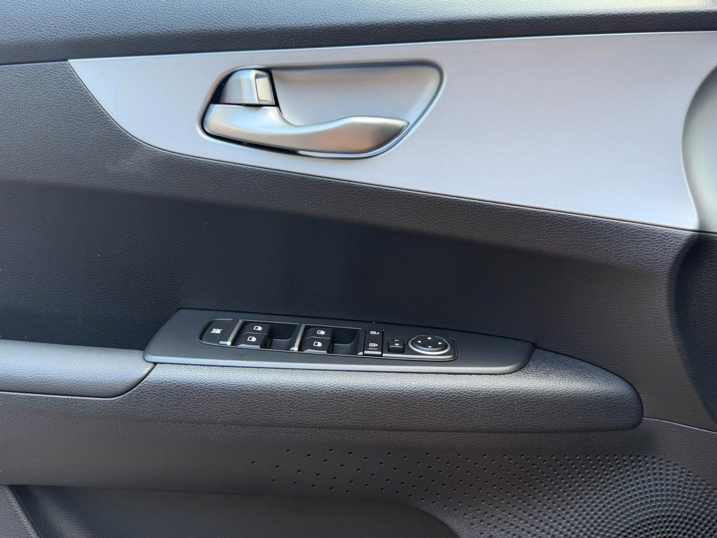 Used 2024 Kia Forte LXS w/ LXS Technology Package FWD image 26