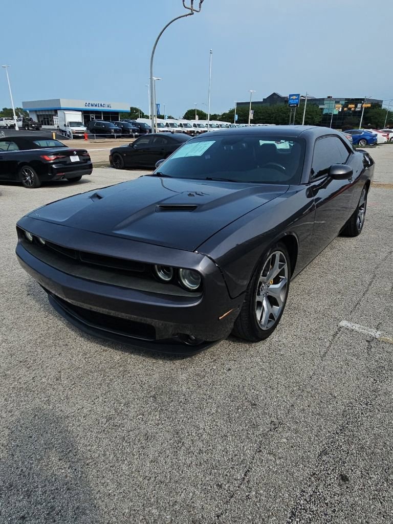 Used 2016 Dodge Challenger SXT Plus RWD image 3
