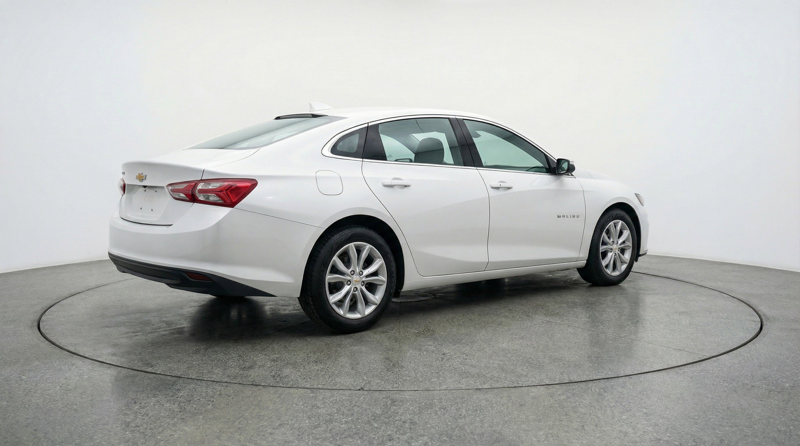 Used 2024 Chevrolet Malibu LT FWD image 9