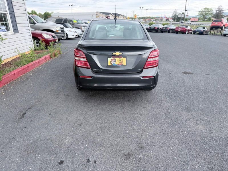 Used 2017 Chevrolet Sonic LT image 6