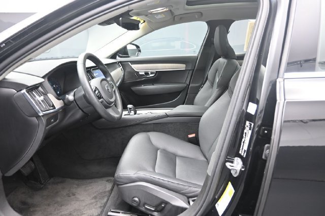 Used 2023 Volvo S90 B6 Plus AWD/4WD image 16