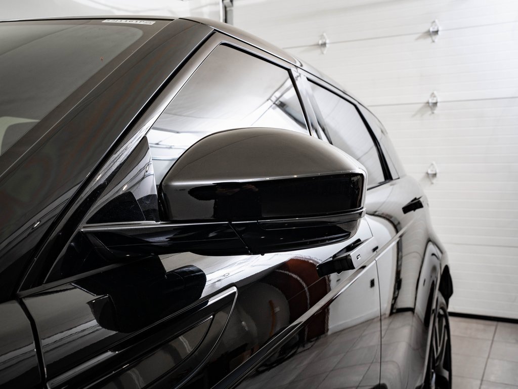 Used 2023 Land Rover Range Rover Evoque R-Dynamic SE image 17