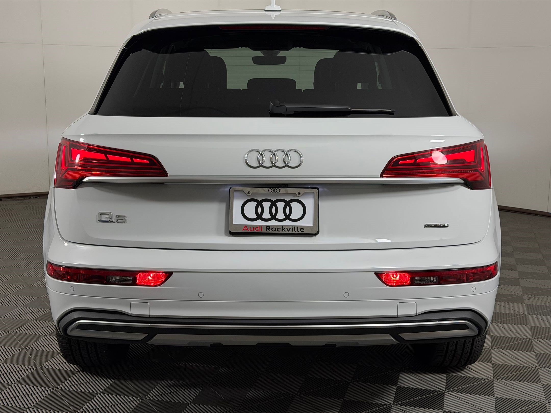 Certified 2023 Audi Q5 2.0T Premium Plus w/ Premium Plus Package AWD/4WD image 10
